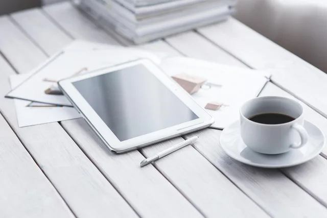 tablet, digital, technology, coffee, white, minimalist, stylus, pen, device, samsung, workspace, tablet, tablet, tablet, tablet, tablet, technology, coffee, coffee, coffee, minimalist, minimalist, minimalist. Barrierefreiheit als Anforderung an digitale Dienste