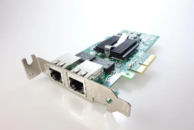 netzwerkkarte, karte, pci, steckkarte, chip, platine, leitung, computer, elektronik, linien, datenverarbeitung, komponente, technik, makro, hardware, datailaufnahme, it, verbindungen, grün, elko, netzwerkkarte, netzwerkkarte, netzwerkkarte, netzwerkkarte, netzwerkkarte. Datenstandort und Auftragsverarbeitung als Auswahlkriterium
